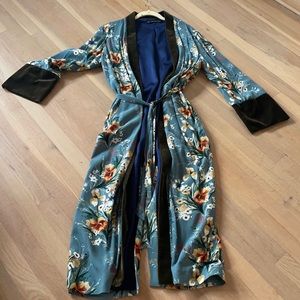 Zara floral kimono w/ pockets / velvet cuff detail